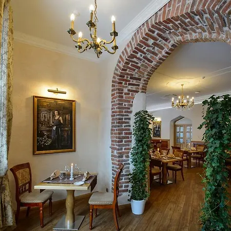 Отель Georgi 4*